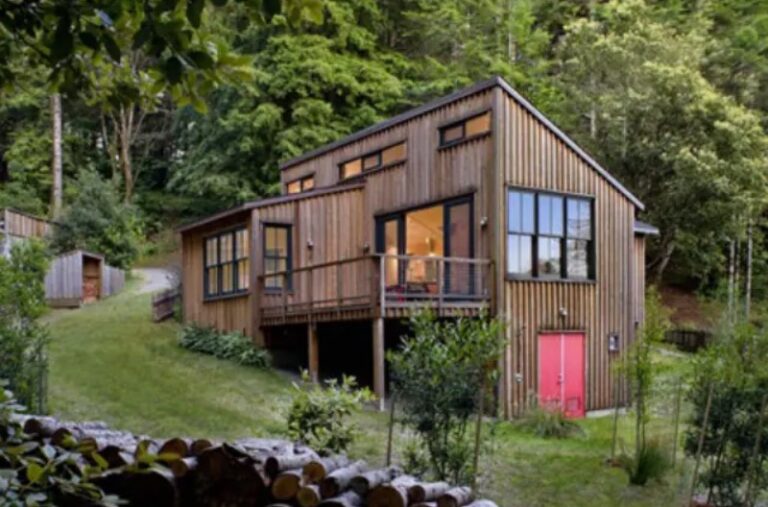 The Mendocino County House Will Amaze You Find Tiny House   Tiny1 16 768x507 